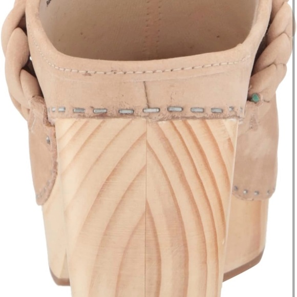 Dolce Vita Women's Hila Clog - Picture 7 of 8